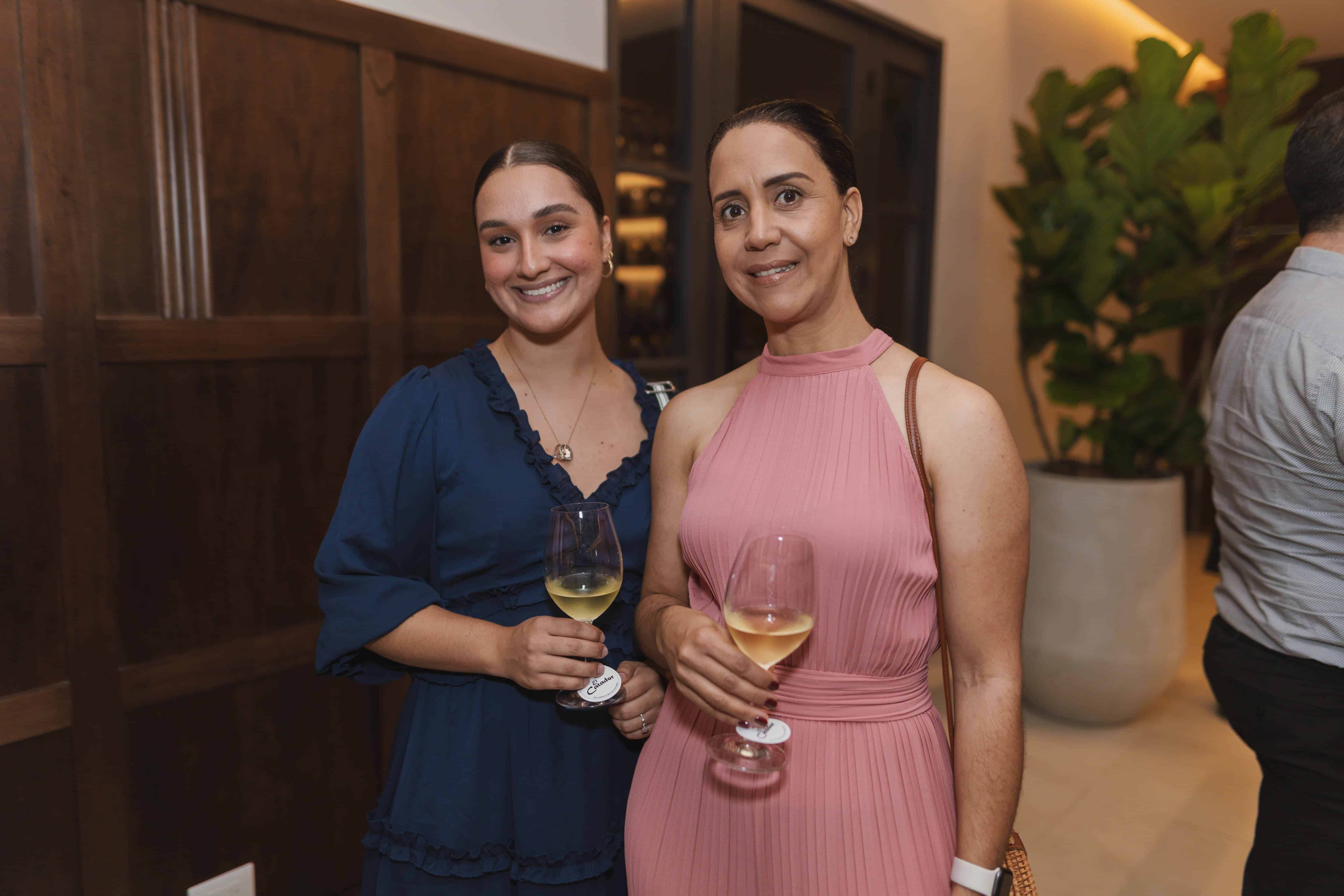 Rossely Ramírez e Hinoska Ceballos.