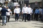 Abinader visita la zona de desastre por explosión en San Cristóbal Abinader visita la zona de desastre por explosión en San Cristóbal
