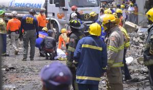 Encuentran dos cadáveres calcinados y otras osamentas a identificar en zona de explosión en San Cristóbal