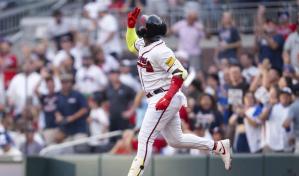 Con vuelacercas de Acuña y Ozuna, Bravos blanquean a Yanquis