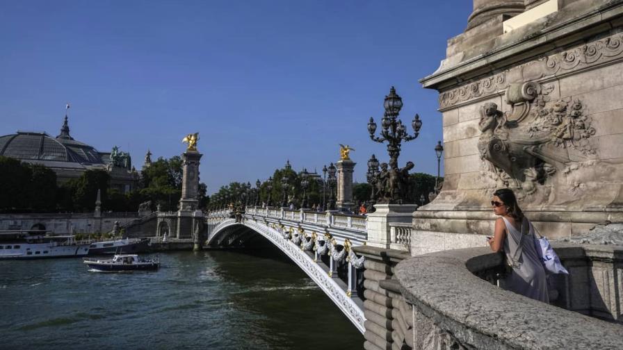 Calidad del agua en el Sena mejora y se podrá realizar un test para el triatlón de París 2024