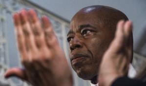 Adams confirma que Nueva York ha recibido más de 100,000 inmigrantes desde abril de 2022