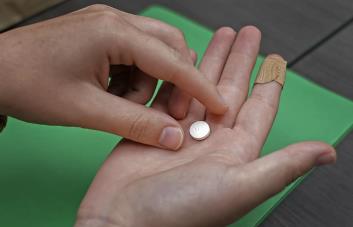Tribunal de EE.UU. impone limitaciones a uso de la píldora abortiva mifepristona
