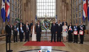 Instituto Duartiano vuelve a exigir retiro de los restos de Pedro Santana del Panteón de la Patria