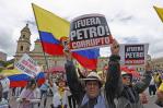 Al grito de ¡Fuera Petro! los colombianos protestan contra el Gobierno