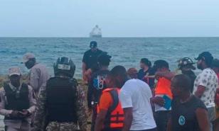 Hallan cadáver de hombre flotando en las aguas del mar Caribe en San Pedro de Macorís