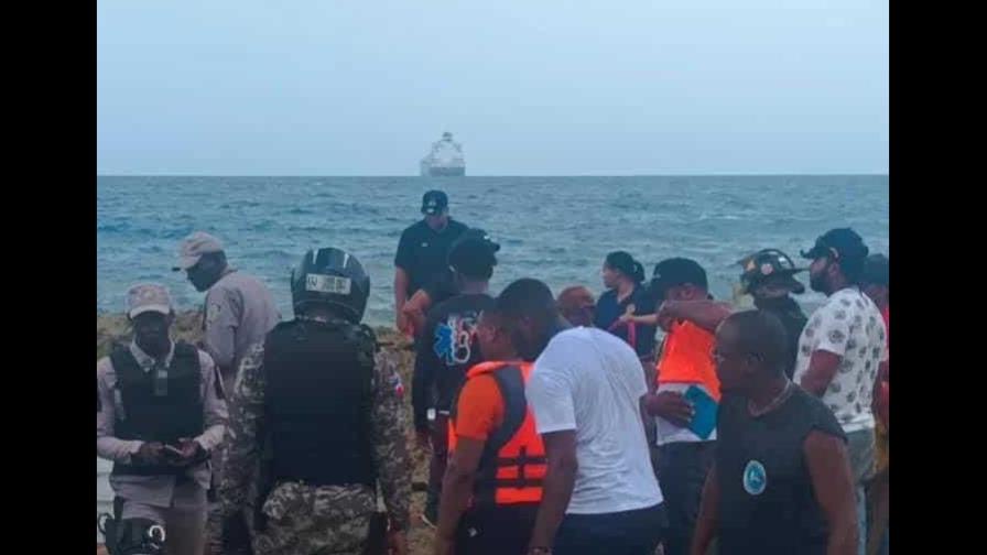 Hallan cadáver de hombre flotando en las aguas del mar Caribe en San Pedro de Macorís