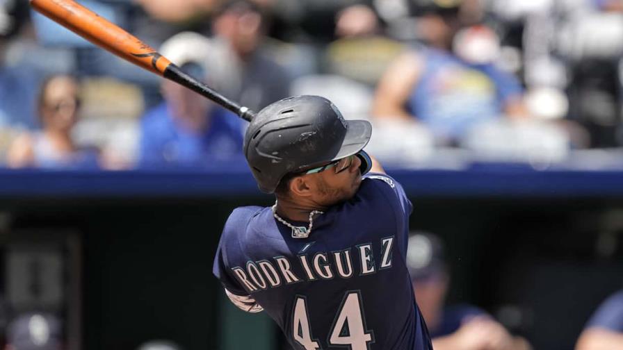 Julio Rodríguez llega a 17 hits en cuatro partidos