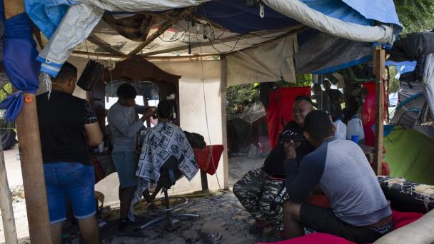 EE.UU. ha expulsado a más de 145,000 migrantes desde el fin del Título 42 en mayo