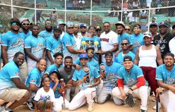 Los Compadres ganaron softbol B de ligas organizado por Asoprosado