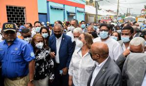 Un grupo de legisladores visita zona de la explosión en San Cristóbal