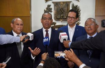 PRM deposita listado de postulantes a primarias, incluyendo al precandidato presidencial Luis Abinader