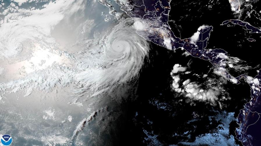 Hilary crece a huracán categoría 3 en Pacífico y se dirige a península de Baja California