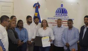 Gobernadora de San Cristóbal evalúa pagar un bono a héroes tras la tragedia de San Cristóbal