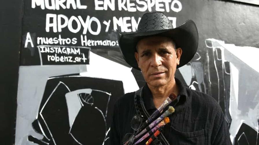El Pintor de las tragedias crea mural en memoria de las víctimas de explosión en San Cristóbal