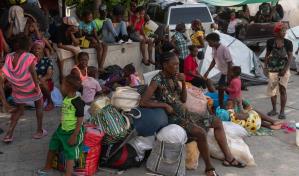 Haitianos desplazados por el terror de las pandillas languidecen en condiciones inhumanas