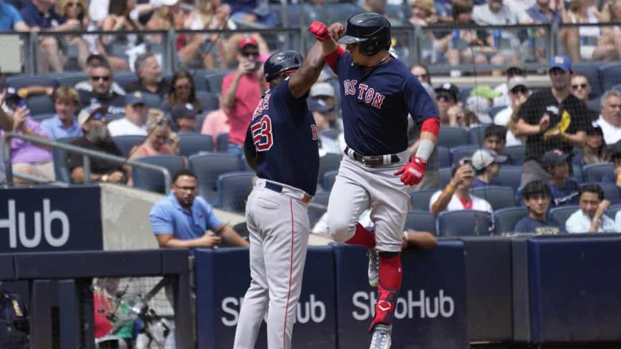 Urías pega su segundo grand slam consecutivo y Medias Rojas superan a Yanquis