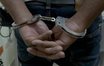 Apresan hombre acusado de violar hijastra de 14 años en Boca Chica