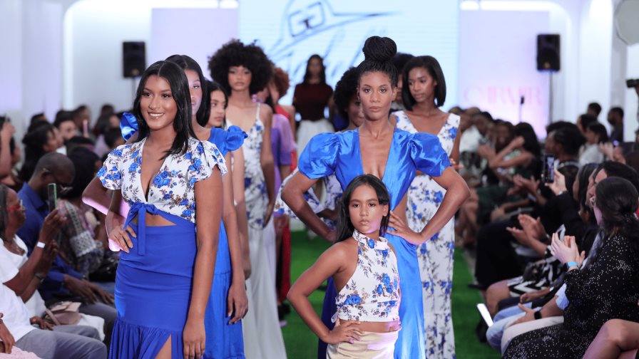 La agencia de modelos CarMir presentó su desfile CarMir Runway