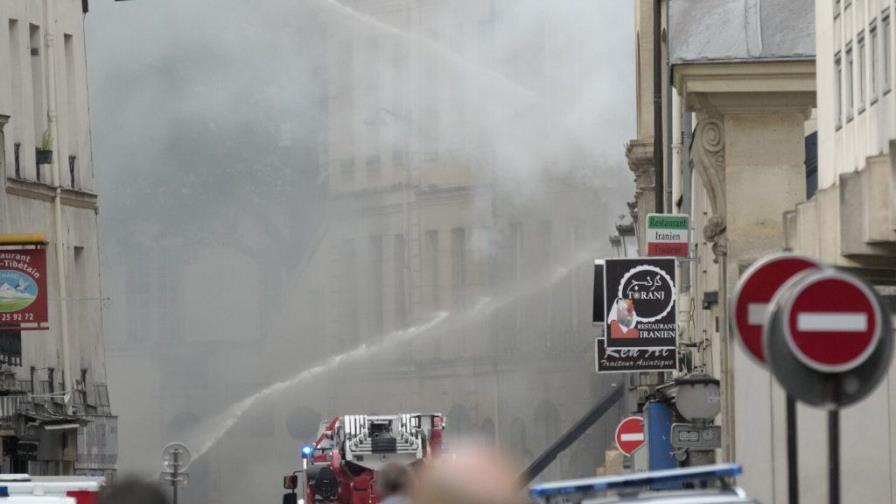 Un muerto y varios heridos tras incendio de un edificio de viviendas cerca de París