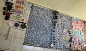 Arrestan cinco personas y ocupan drogas, arma de fuego y dinero en allanamientos en Punta Cana