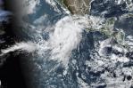 El huracán Hilary se degrada a categoría 2 y sigue avanzando hacia Baja California