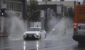 La tormenta tropical Hilary toca tierra en el noroeste de México y lleva un diluvio a California