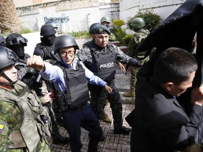 Elecciones en Ecuador se desarrollan en calma