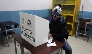 El luto va a las urnas en Ecuador con voto de indignación por asesinato de Villavicencio