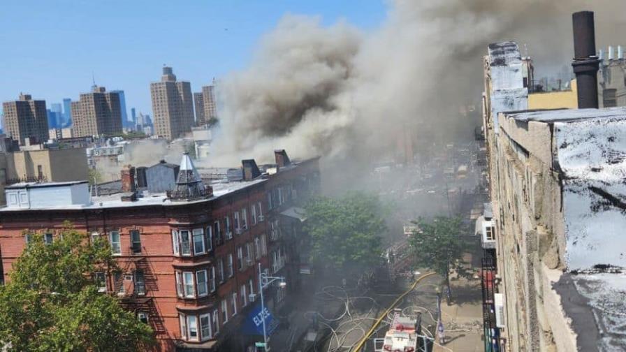 Incendio afecta edificios en Brooklyn; hay 10 bomberos heridos