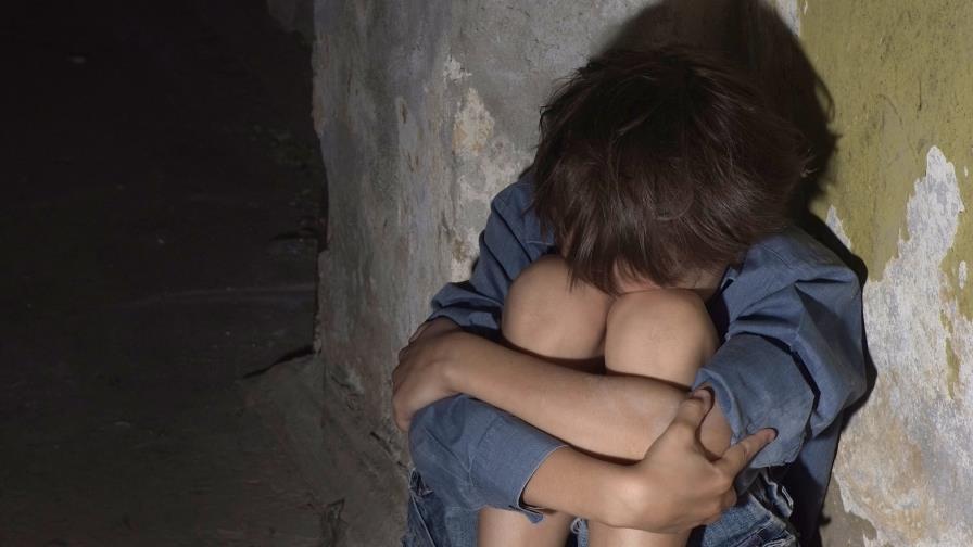 Filman mujer agrediendo a palos a su hijo de ocho años en Cienfuegos