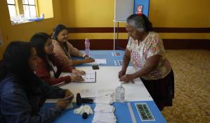 Los centros de votación cierran en Guatemala para empezar conteo de papeletas