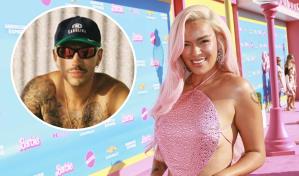 Video |Karol G pegada como goma de mascar a Feid tras su concierto