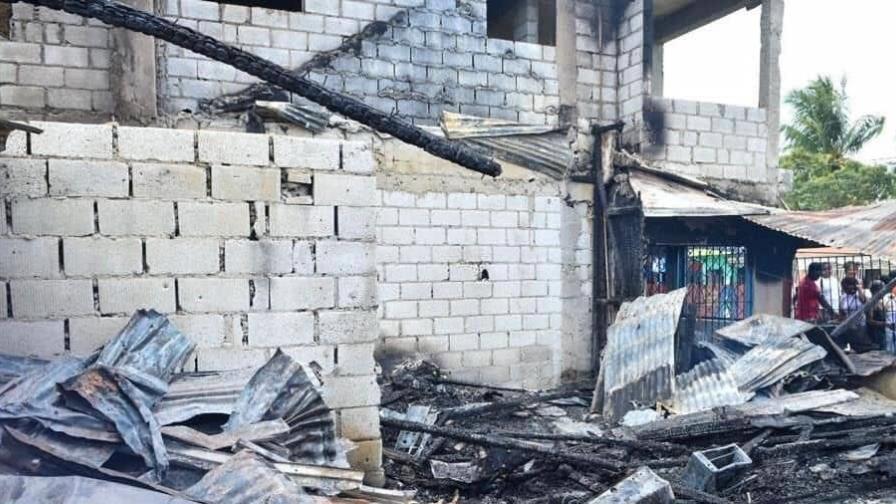 Incendio destruye varias viviendas en San Pedro de Macorís
