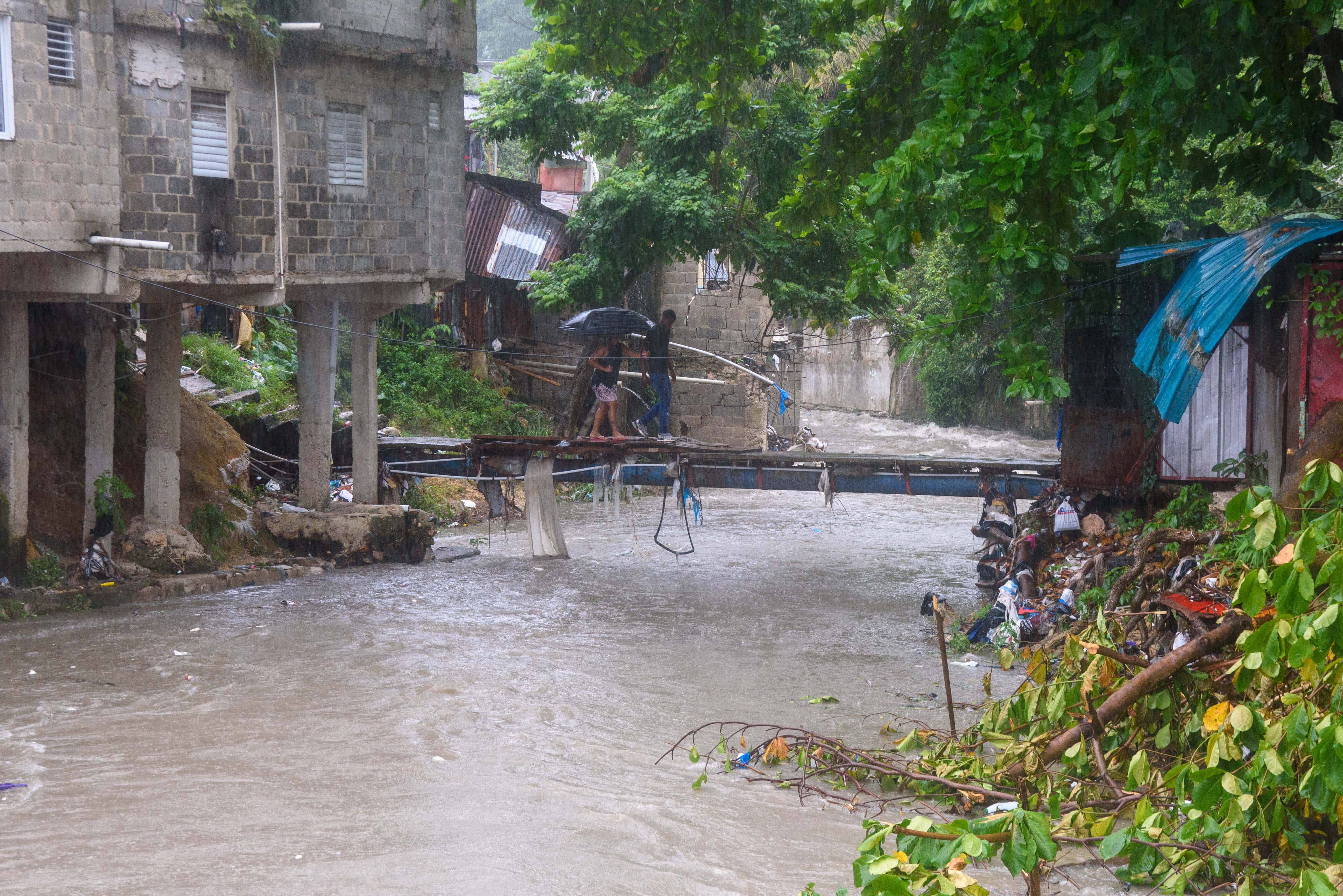 Hubo calles y avenidas anegadas