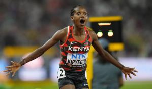 Faith Kipyegon acelera y domina al revalidar el título mundial de los 1.500
