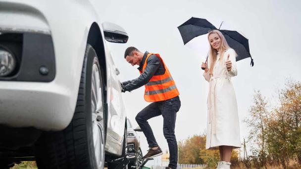 Consejos para armar tu kit de primeros auxilios vehicular para días de lluvia