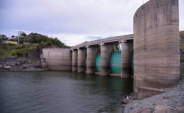 Coraasan alerta sobre la disminución del nivel de la presa Tavera-Bao