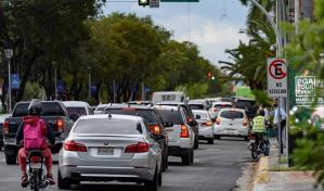 Vehículos deberán transitar con dos placas a partir del 2024