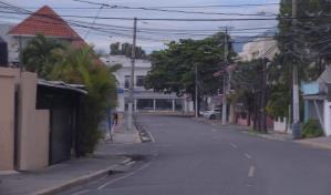 Calles desoladas y supermercados abarrotados en Santiago en víspera de la llegada de la tormenta Franklin