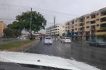 A pesar de las lluvias por la tormenta Franklin, capitaleños salen a trabajar A pesar de las lluvias por la tormenta Franklin, capitaleños salen a trabajar