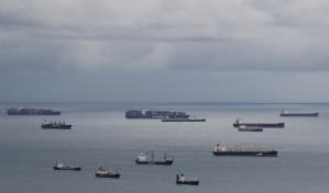 Atascos en Canal de Panamá aún no se reflejan en los fletes, pero podrían