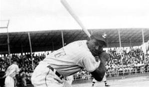 Angelita Trujillo y el título de "Su Majestad" de Alonzo Perry