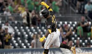 Piratas doblegan 6-3 a Cardenales con jonrón de McCutchen