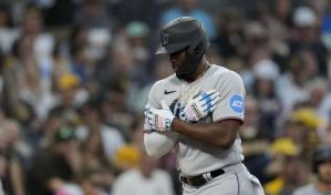 Soler llega a 33 jonrones; Marlins blanquean a Padres