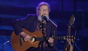 Los Latin Grammy premian a Gustavo Santaolalla por su contribución a la música latina