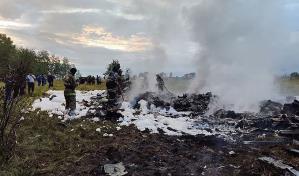 Rescatan ocho cadáveres en el lugar del siniestro de avión privado en el centro de Rusia