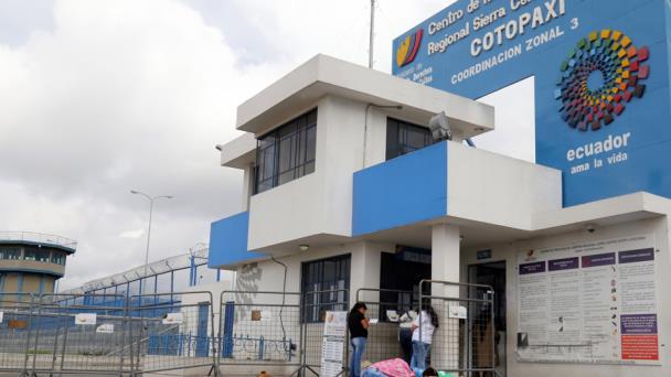 Dos presos se fugan de una cárcel de Ecuador