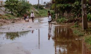 Inundaciones en Los Cocos, en Barahona, por lluvias de Franklin