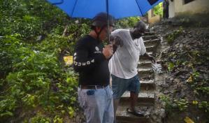 Afectado por tormenta Franklin: “No podemos quedarnos aquí, corremos peligro”